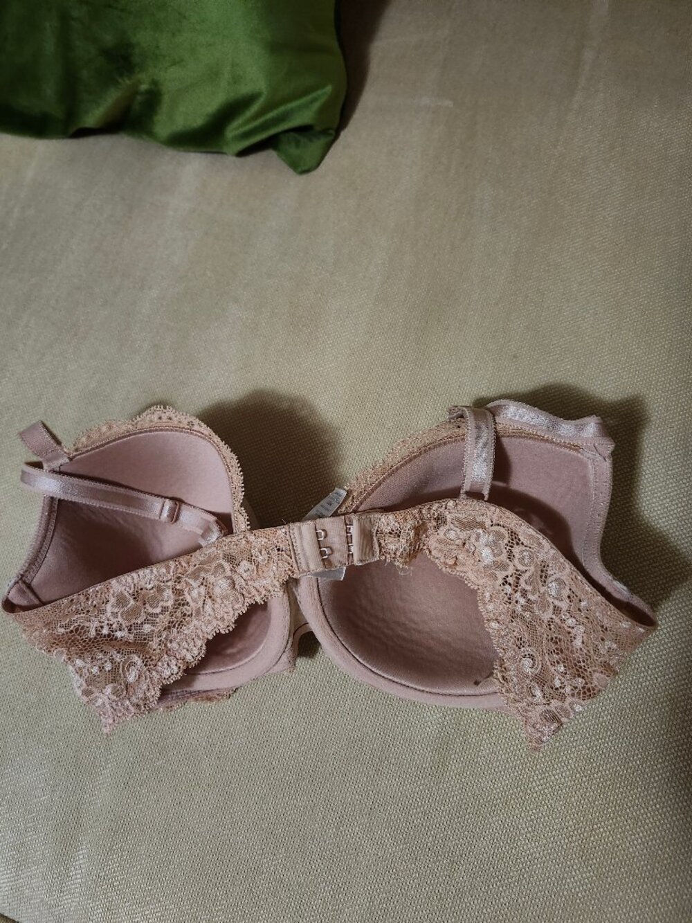 Victoria Secret Bra 36D - Picture 2 of 2